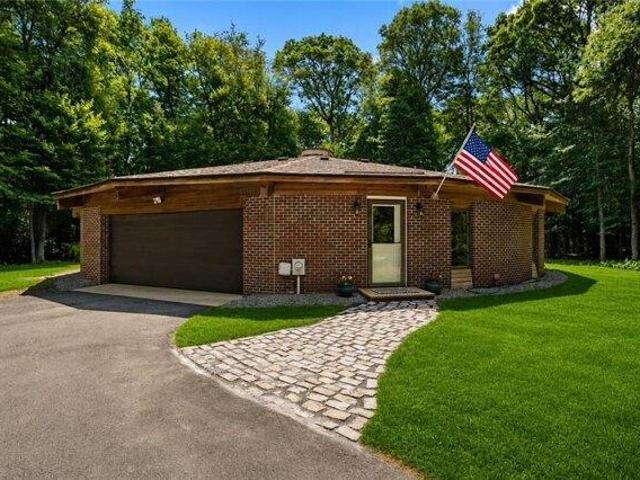 house with 3 bedroom, Little Compton RI ES105414033