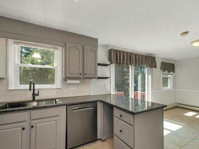 house with 3 bedroom, Londonderry NH ES104569417