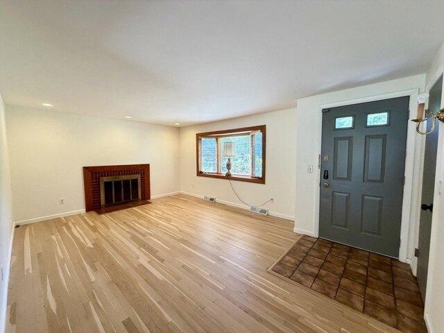 house with 3 bedroom, Longmeadow MA ES105314570