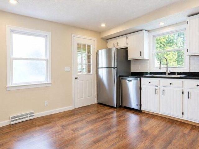 house with 3 bedroom, Lowell MA ES105442309