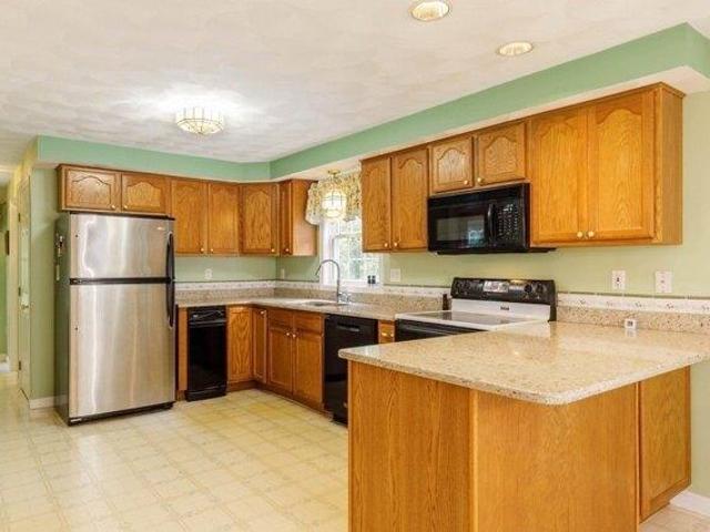 house with 3 bedroom, Lunenburg MA ES105402043
