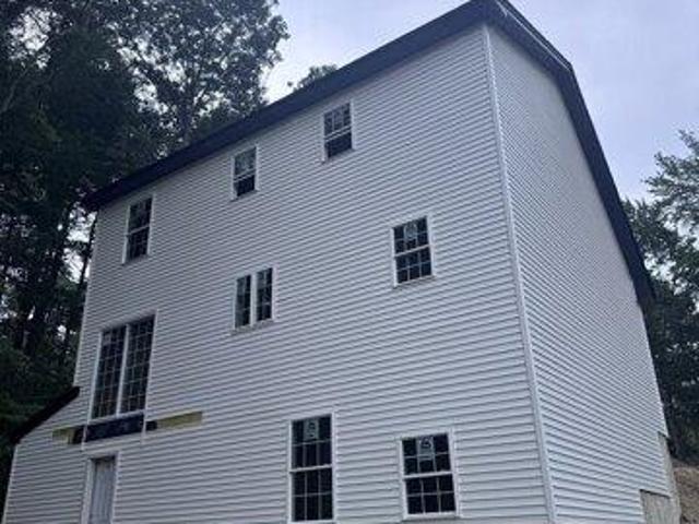 house with 3 bedroom, Lunenburg MA ES105418808