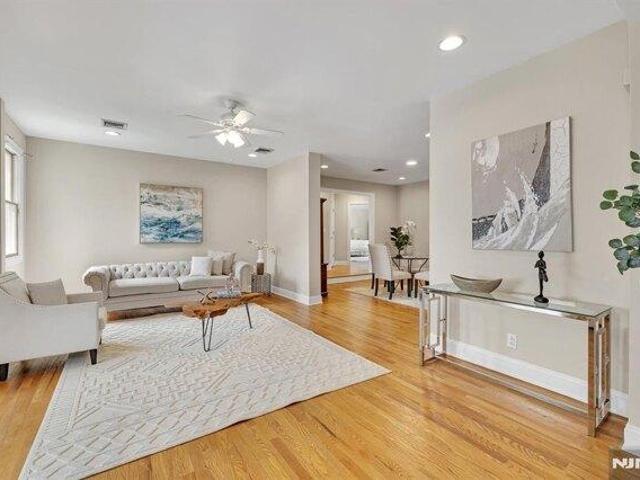 house with 3 bedroom, Lyndhurst NJ ES105696363