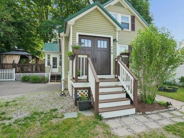 house with 3 bedroom, Manchester NH ES104152337