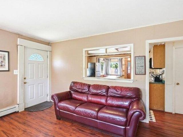 house with 3 bedroom, Manchester NH ES104332174