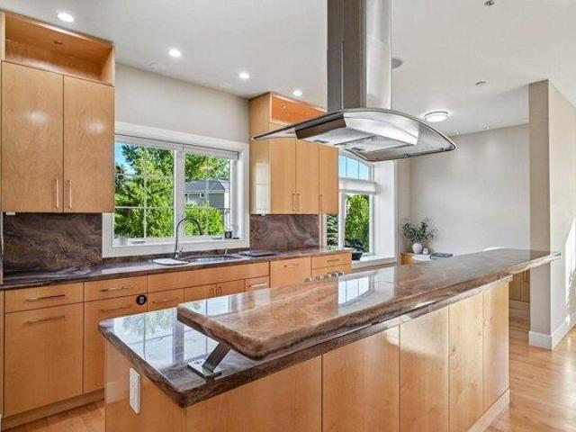 house with 3 bedroom, Manchester NH ES104442677