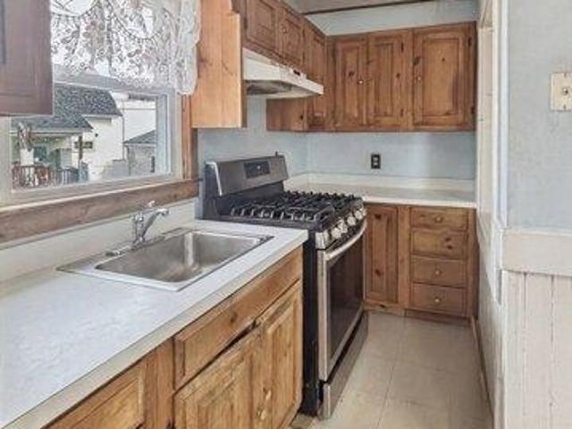 house with 3 bedroom, Manchester NH ES104539767