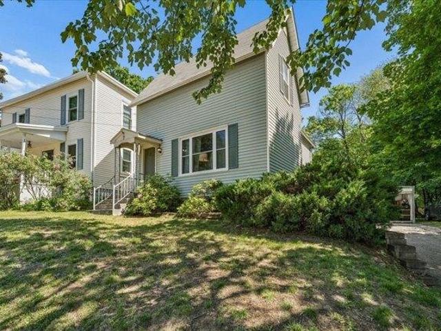 house with 3 bedroom, Manchester NH ES104570822