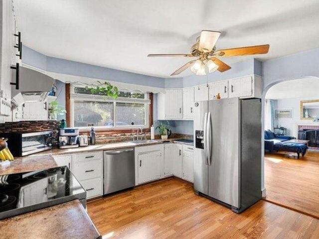 house with 3 bedroom, Manchester NH ES105549028