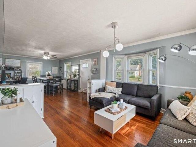 house with 3 bedroom, Manchester CT ES105125593