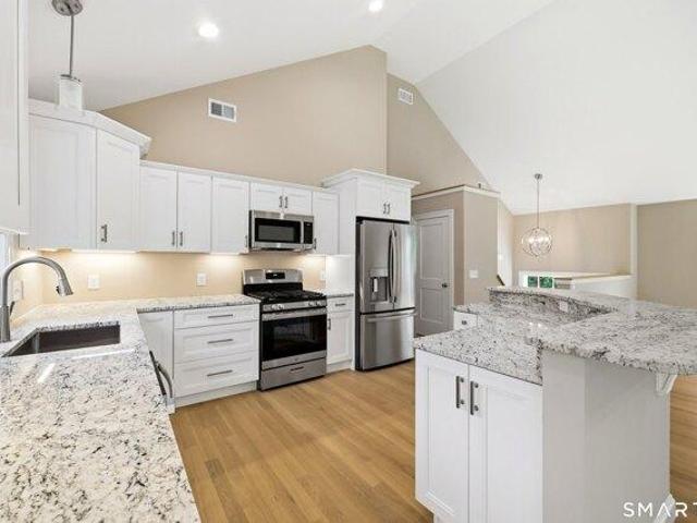 house with 3 bedroom, Manchester CT ES105403679
