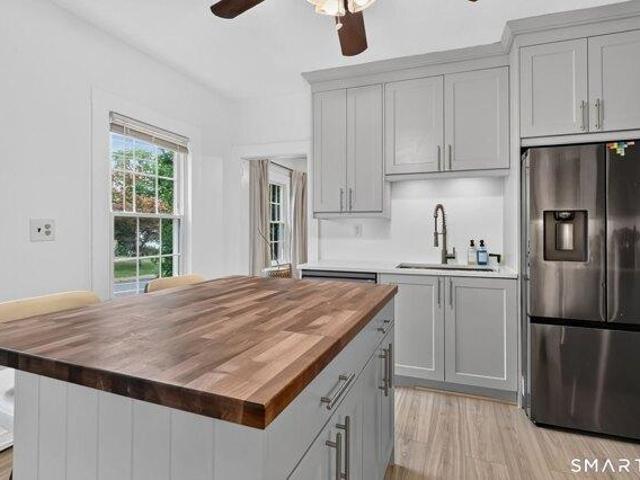house with 3 bedroom, Manchester CT ES105418384
