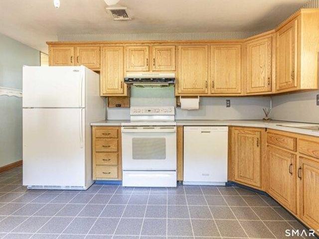 house with 3 bedroom, Manchester CT ES105438633