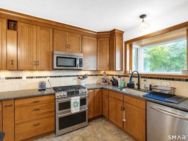 house with 3 bedroom, Manchester CT ES105478400