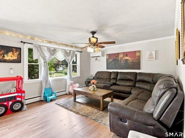 house with 3 bedroom, Manchester CT ES105557764