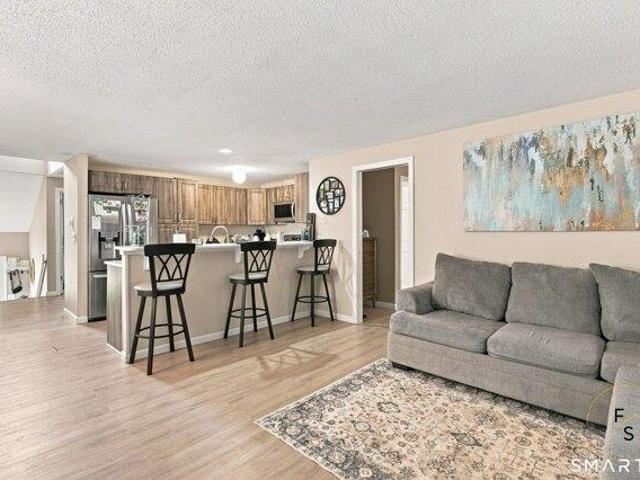 house with 3 bedroom, Manchester CT ES105587406
