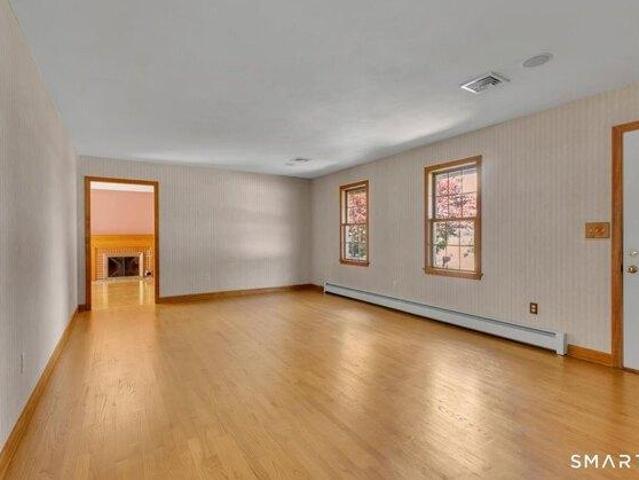 house with 3 bedroom, Manchester CT ES105589450