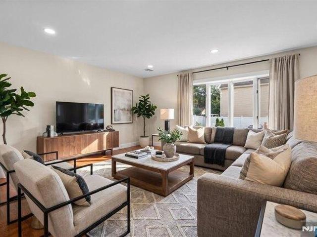 house with 3 bedroom, Mahwah NJ ES105511994