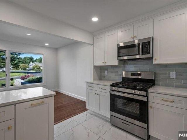 house with 3 bedroom, Mahwah NJ ES105651991