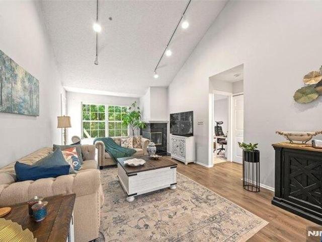 house with 3 bedroom, Mahwah NJ ES105726048