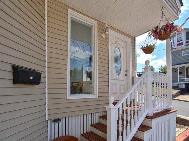 house with 3 bedroom, Malden MA ES105493527