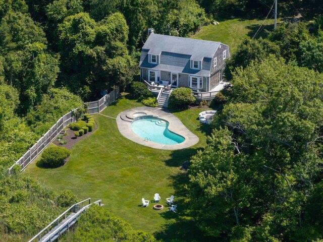 house with 3 bedroom, Mattapoisett MA ES105512310