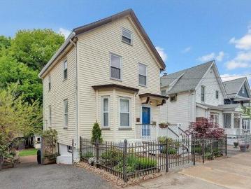 house with 3 bedroom, Medford MA DS103444818