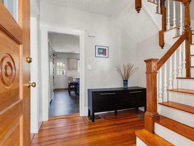 house with 3 bedroom, Medford MA ES105365147