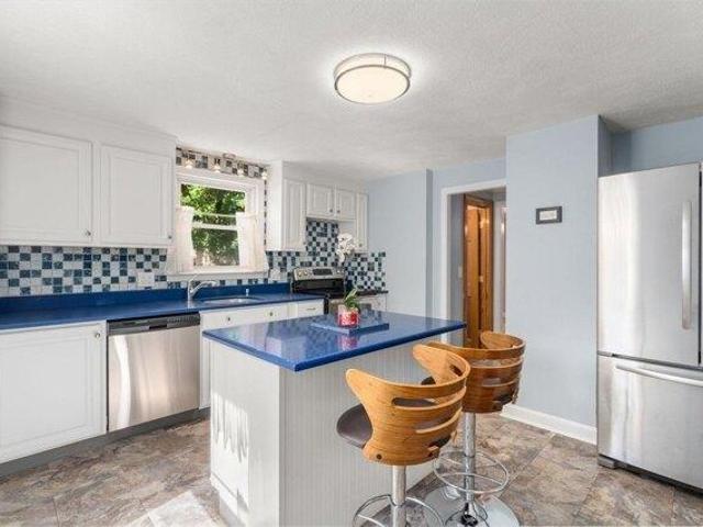 house with 3 bedroom, Medford MA ES105383896
