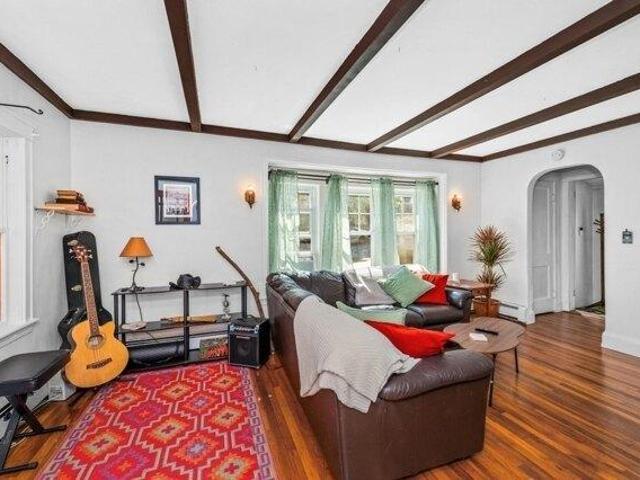house with 3 bedroom, Medford MA ES105402530