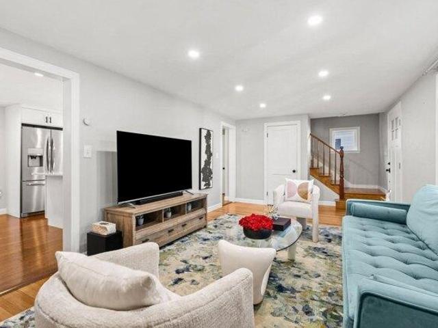 house with 3 bedroom, Medford MA ES105416080