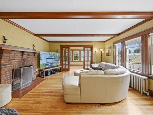 house with 3 bedroom, Medford MA ES105418923