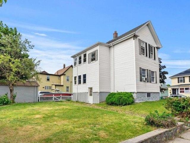 house with 3 bedroom, Medford MA ES105427970