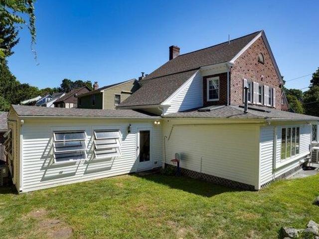 house with 3 bedroom, Medford MA ES105589235