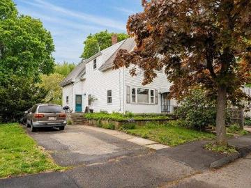 house with 3 bedroom, Medford MA ES103496763
