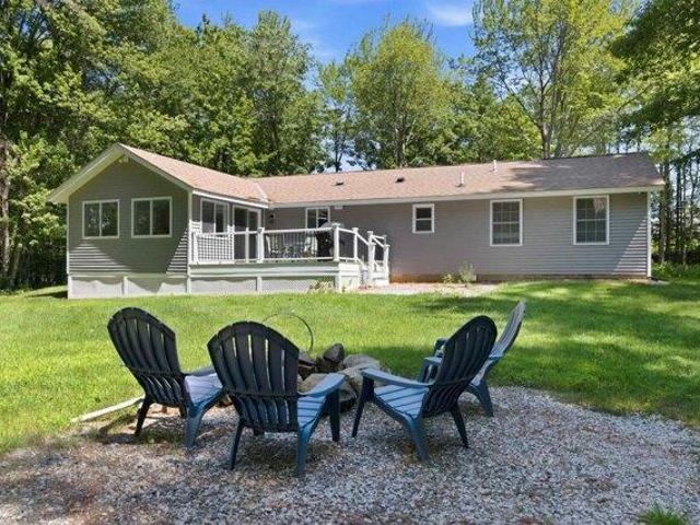 house with 3 bedroom, Meredith NH ES105425107