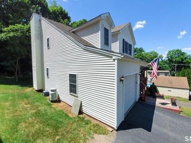 house with 3 bedroom, Meriden CT ES104443769