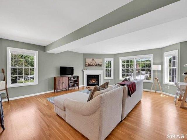 house with 3 bedroom, Meriden CT ES104513308