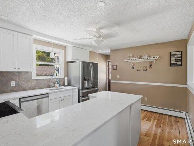 house with 3 bedroom, Meriden CT ES104540586