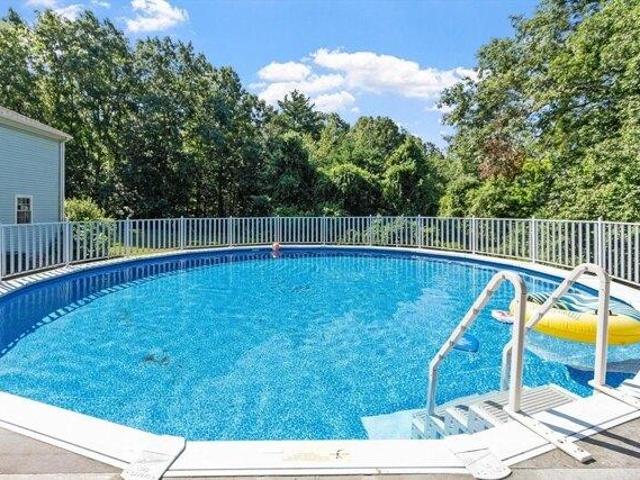 house with 3 bedroom, Merrimac MA ES105442927