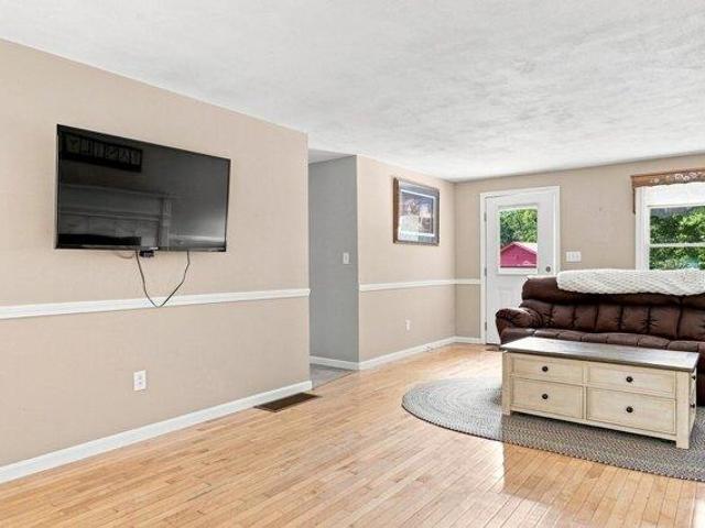 house with 3 bedroom, Methuen MA ES105514408