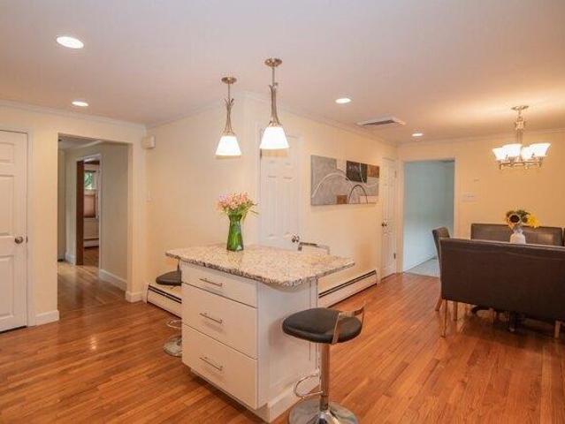 house with 3 bedroom, Methuen MA ES105553216