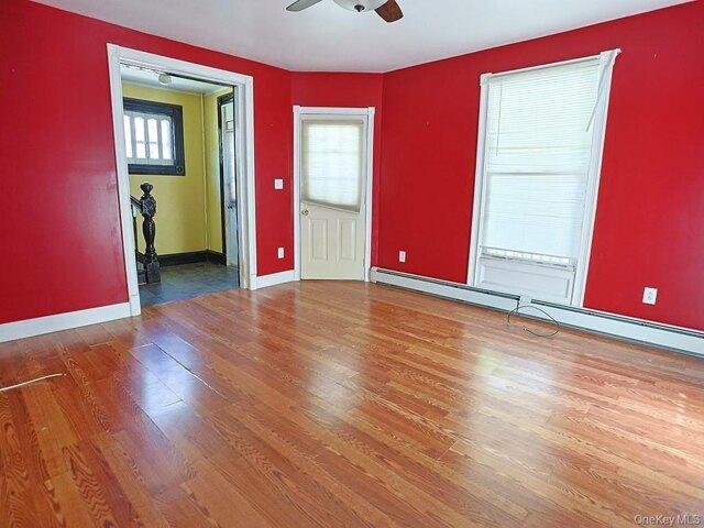 house with 3 bedroom, Middletown NY ES105274353