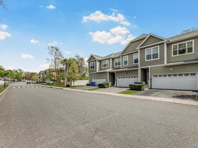 house with 3 bedroom, Middletown NY ES105318624
