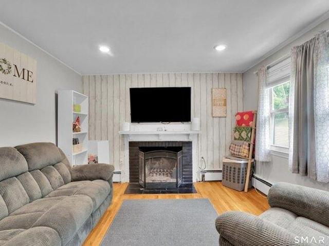 house with 3 bedroom, Middletown CT ES104514602