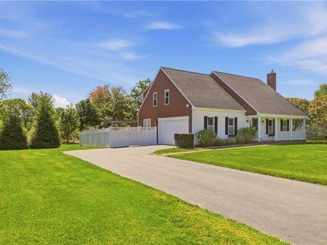 house with 3 bedroom, Middletown RI ES104852492