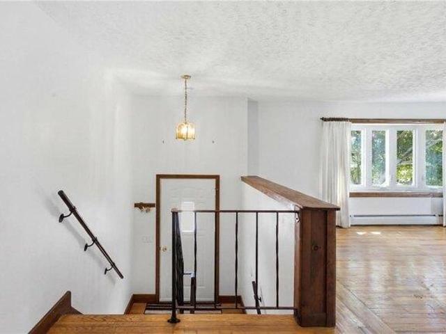house with 3 bedroom, Middletown RI ES105385813