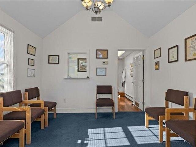house with 3 bedroom, Middletown RI ES105590689