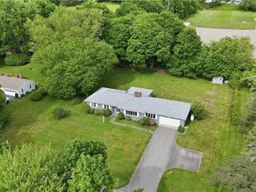 house with 3 bedroom, Middletown RI ES103437493
