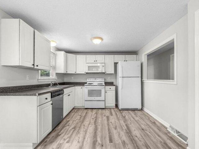 house with 3 bedroom, Middleboro MA ES105574032